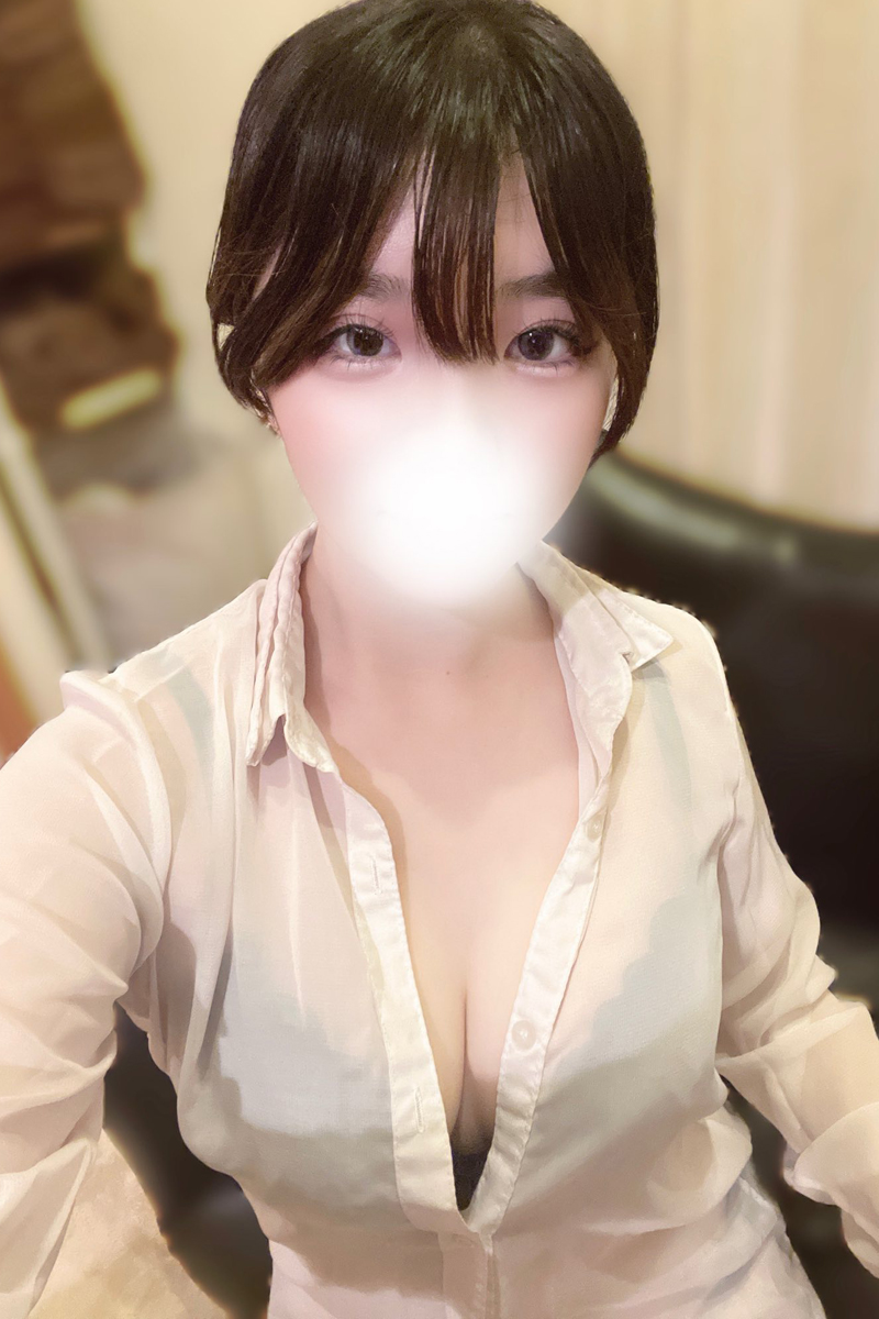 秋山ゆう